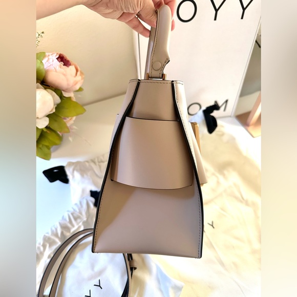 BOYY Devon 21 Tortora Gold Hardware Nude Bucket Bag Style - Picture 9 of 15